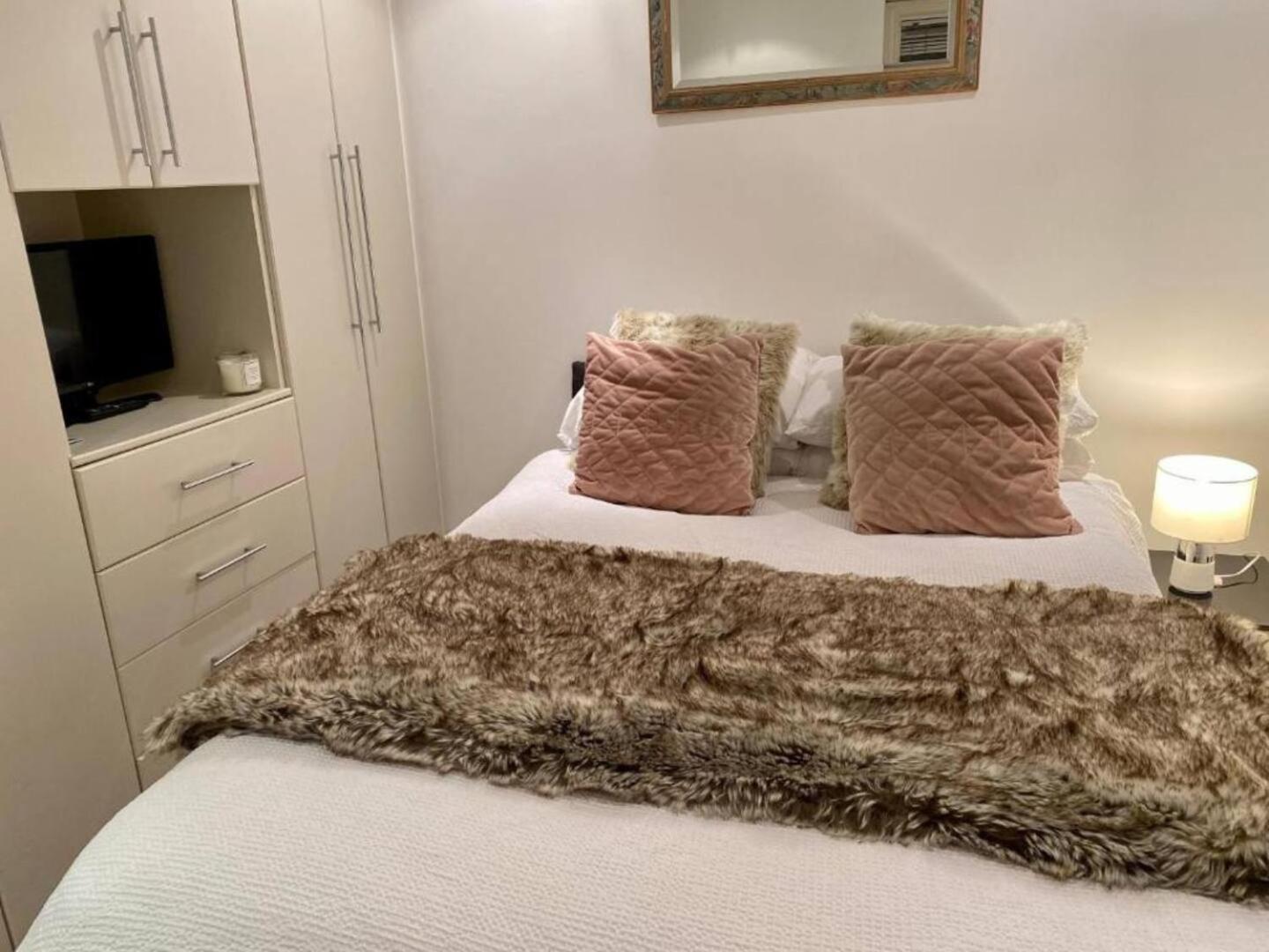 Апартаменты Niru Experience Hidden Gem In Chelsea 2Bd 2Ba Лондон Экстерьер фото
