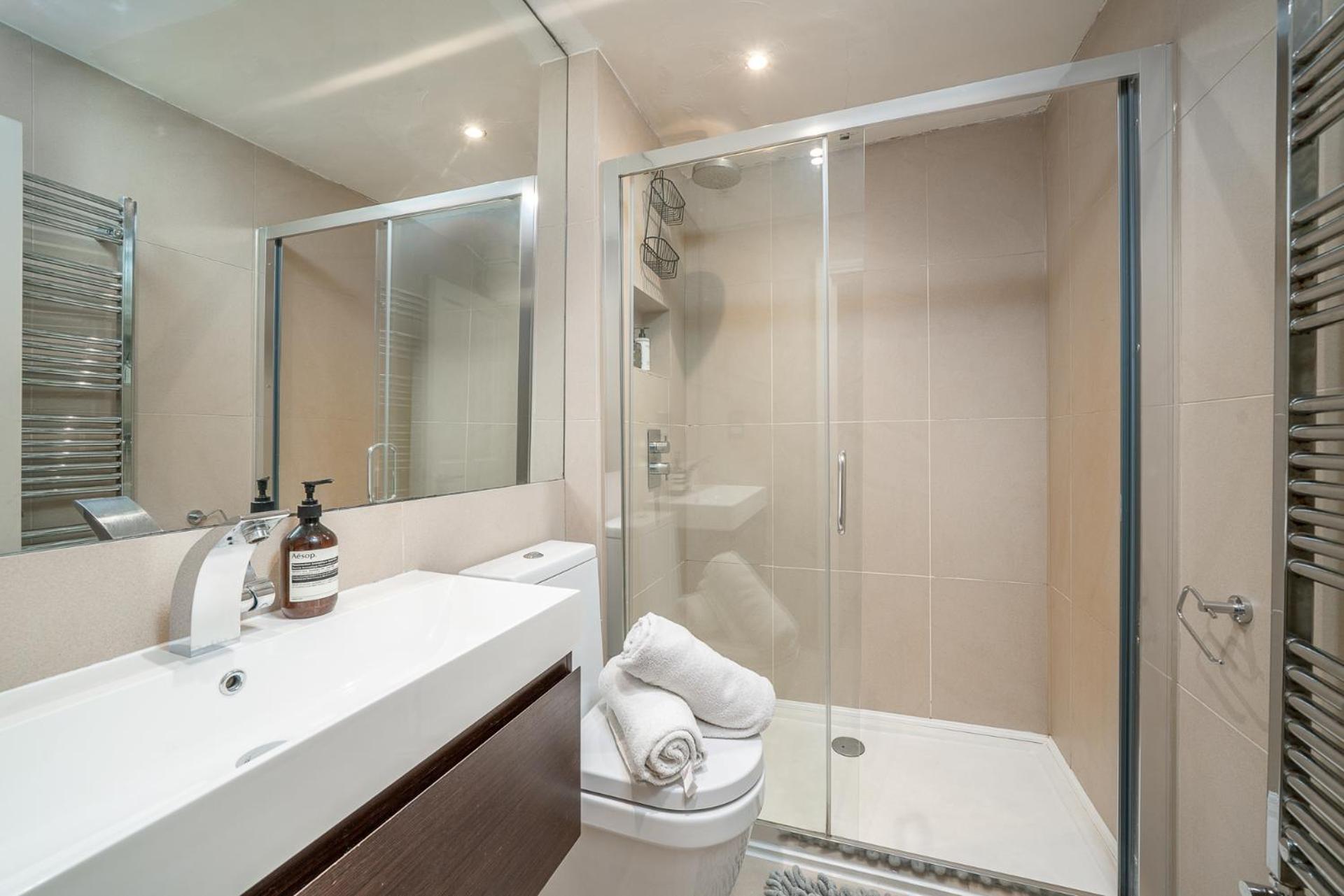 Апартаменты Niru Experience Hidden Gem In Chelsea 2Bd 2Ba Лондон Экстерьер фото